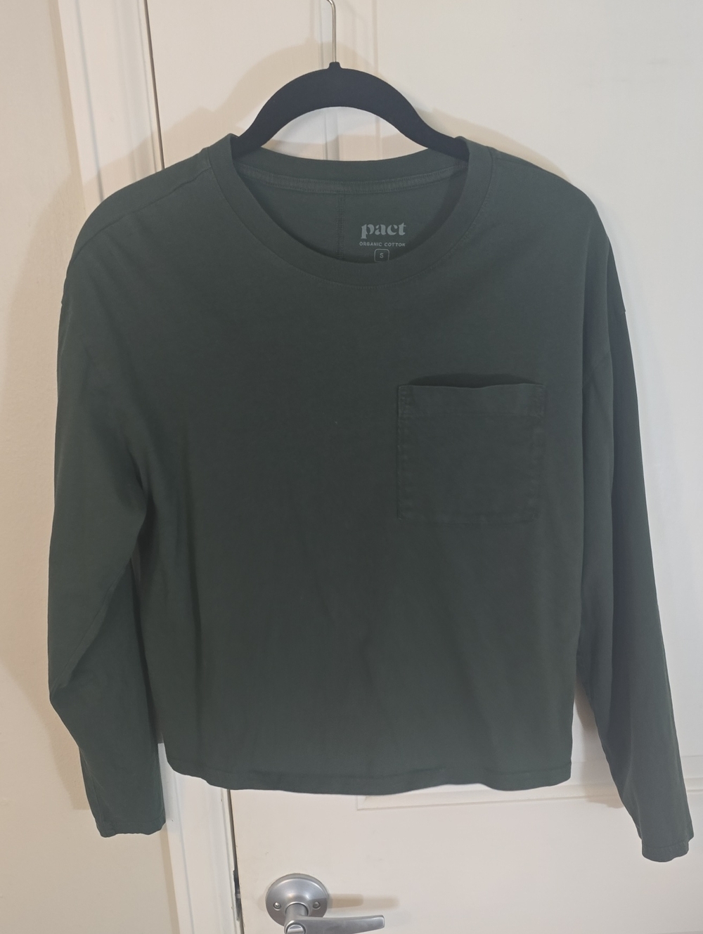 Pact Men's Long Sleeve Pocket Tee — Dark Green